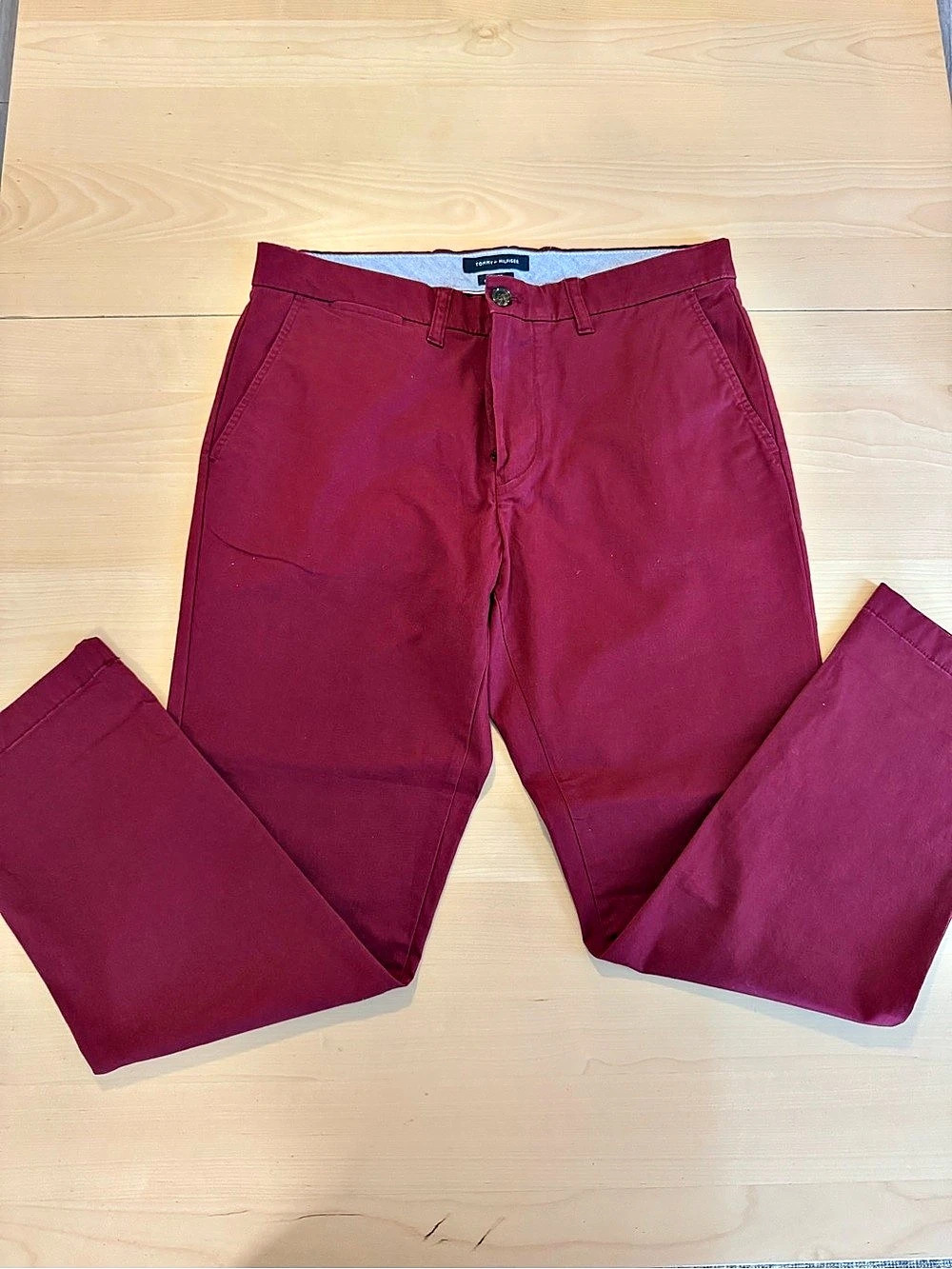 Tommy Hilfiger Men's THFlex Slim Chino Pants - Burgundy. 34 x 30